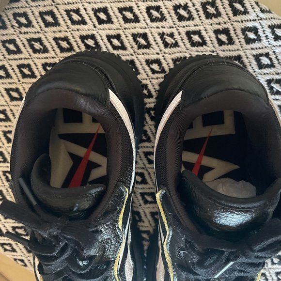 REEBOK X VICTORIA BECKHAM Dual Court II pebbled-leather and mesh Sneakers - Picture 9 of 13